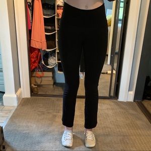 Spandex material leggings with loose bottoms🖤